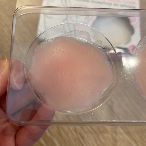 *NEW* Bodico Nude Silicone Nipple Covers (2 pcs) - Picture 4 of 4